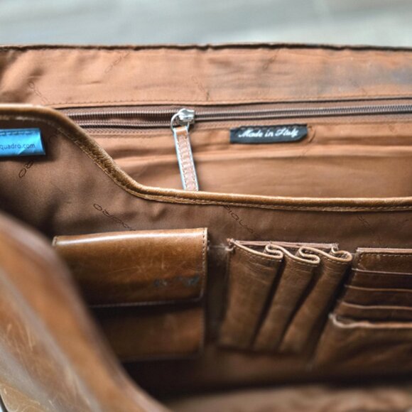VINTAGE ITALIAN LEATHER MESSENGER LAPTOP BAG ATTACHE. 30 YRS OLD PERFECTLY WORN - Picture 7 of 11